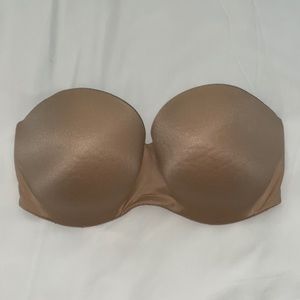 Victoria’s Secret Body by Victoria Strapless Bra- 32 DDD
